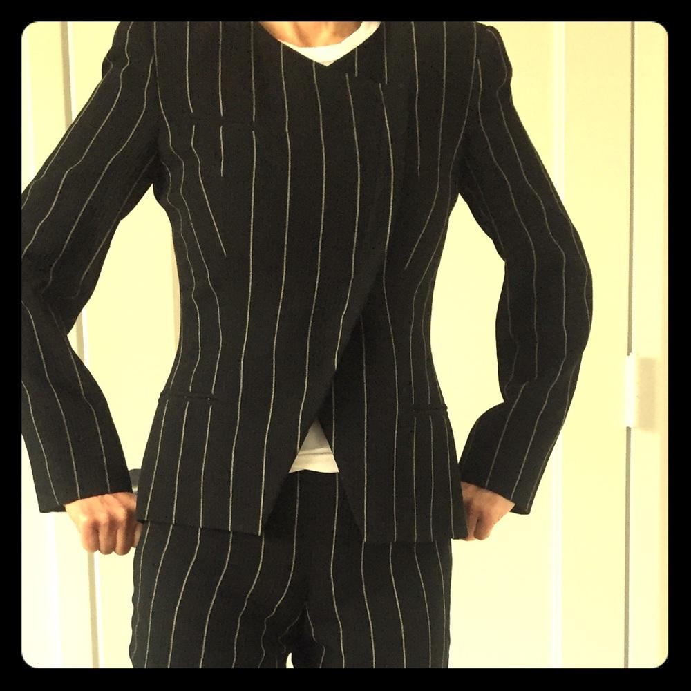 Giorgio Armani Classic Elegant Wool Suit
